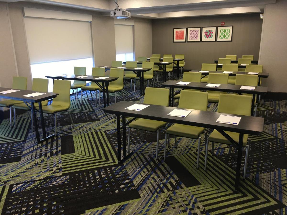 | Holiday Inn Express Hotel & Suites Charlotte-Concord I-85, an IHG Hotel