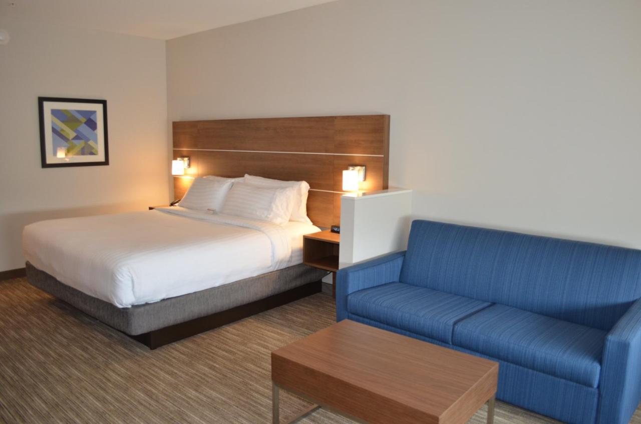  | Holiday Inn Express & Suites Charlotte NE - University Area