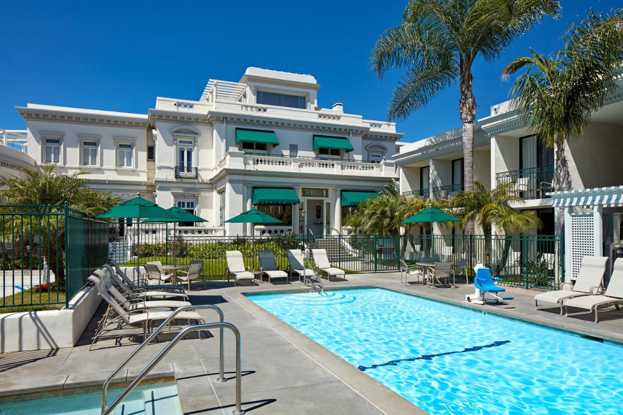 | Glorietta Bay Inn