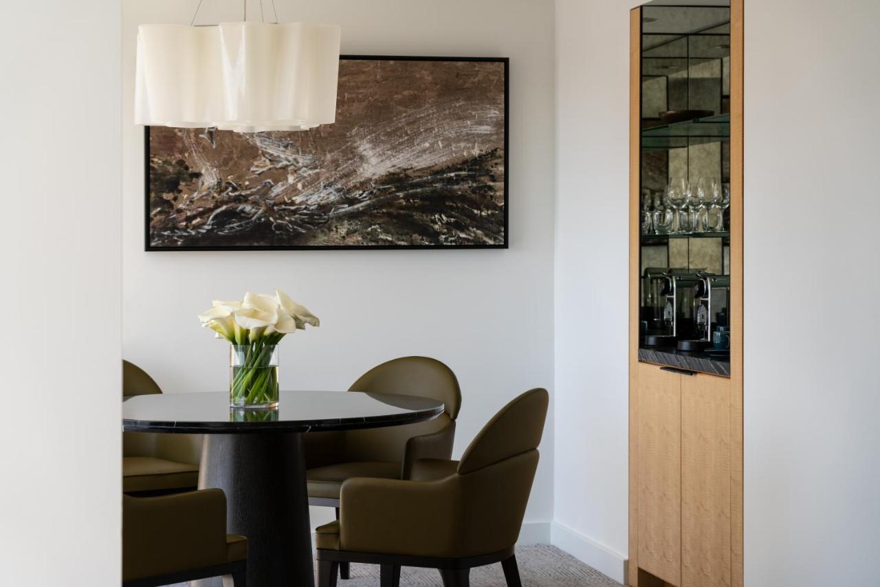 | Four Seasons Hotel Seattle
