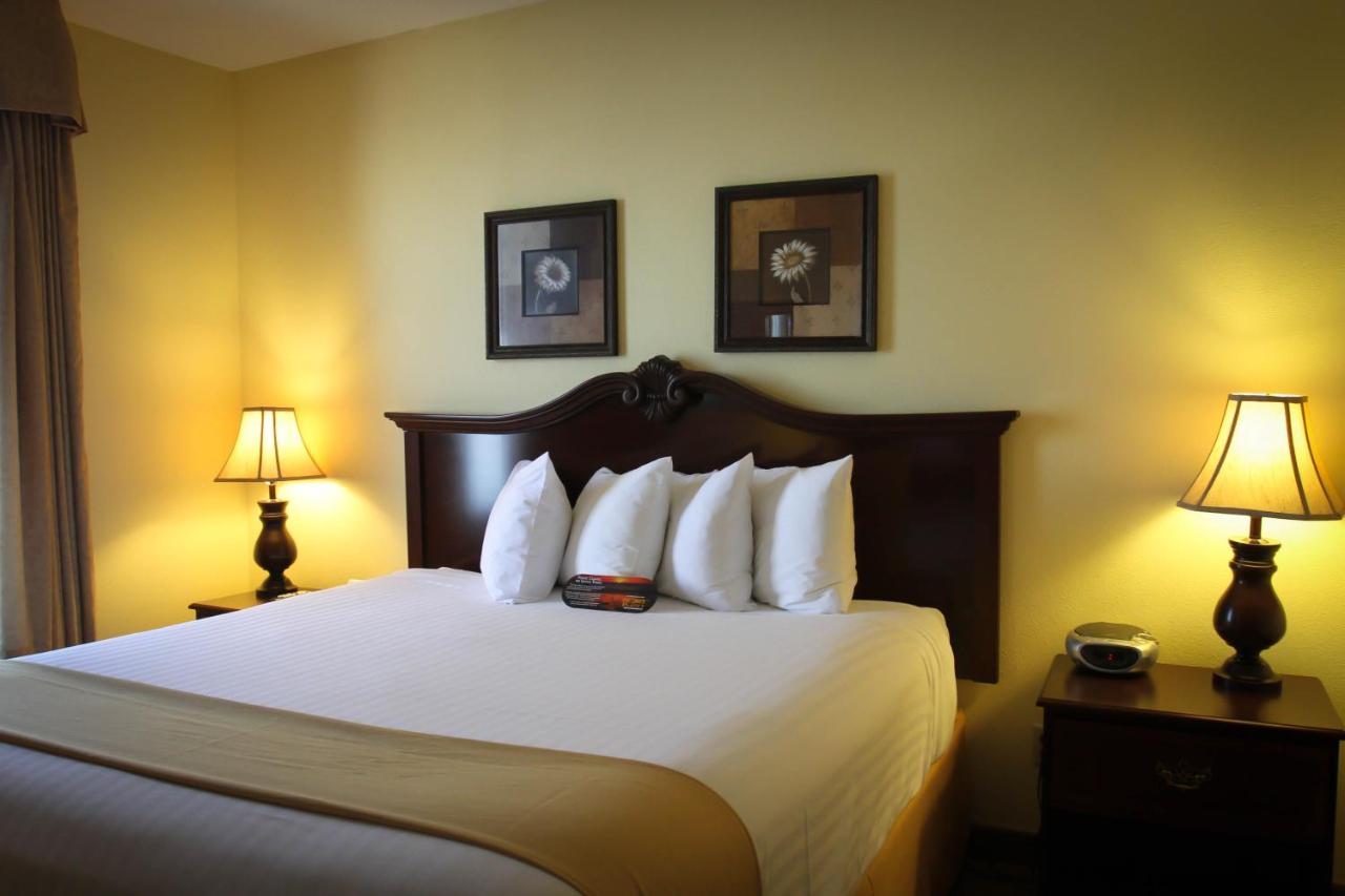 Deluxe King Suite at Clover Island Inn