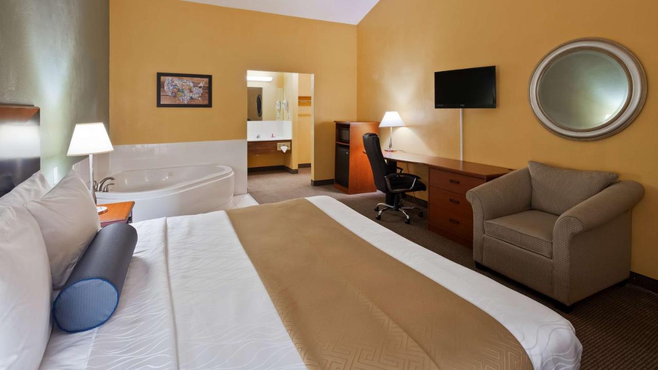 King Suite with Spa Bath at SureStay Hotel by Best Western Greenville