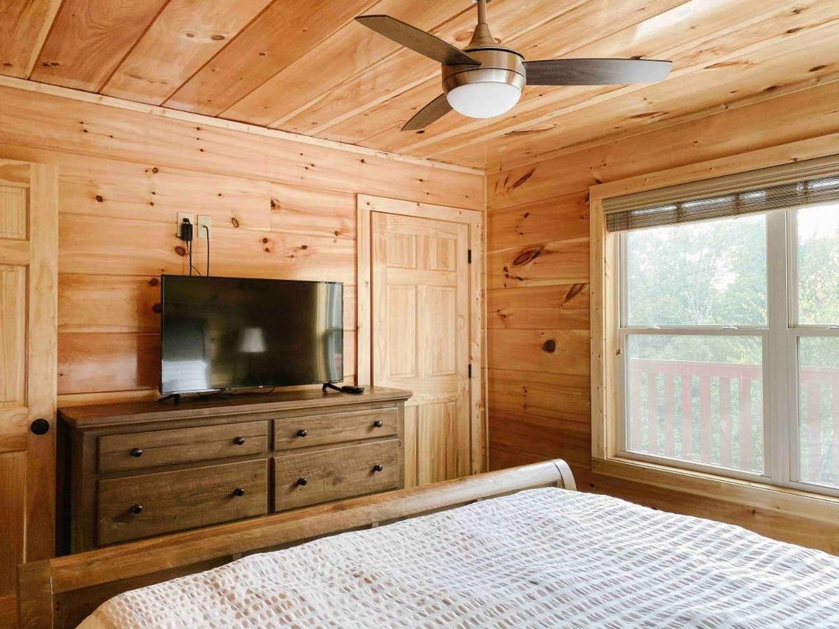 | Splash of Moonshine -heated indoor pool, hot tub, arcade game room