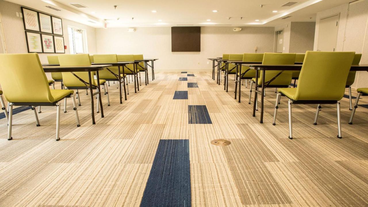 Holiday Inn Express Columbus-Dublin, an IHG Hotel