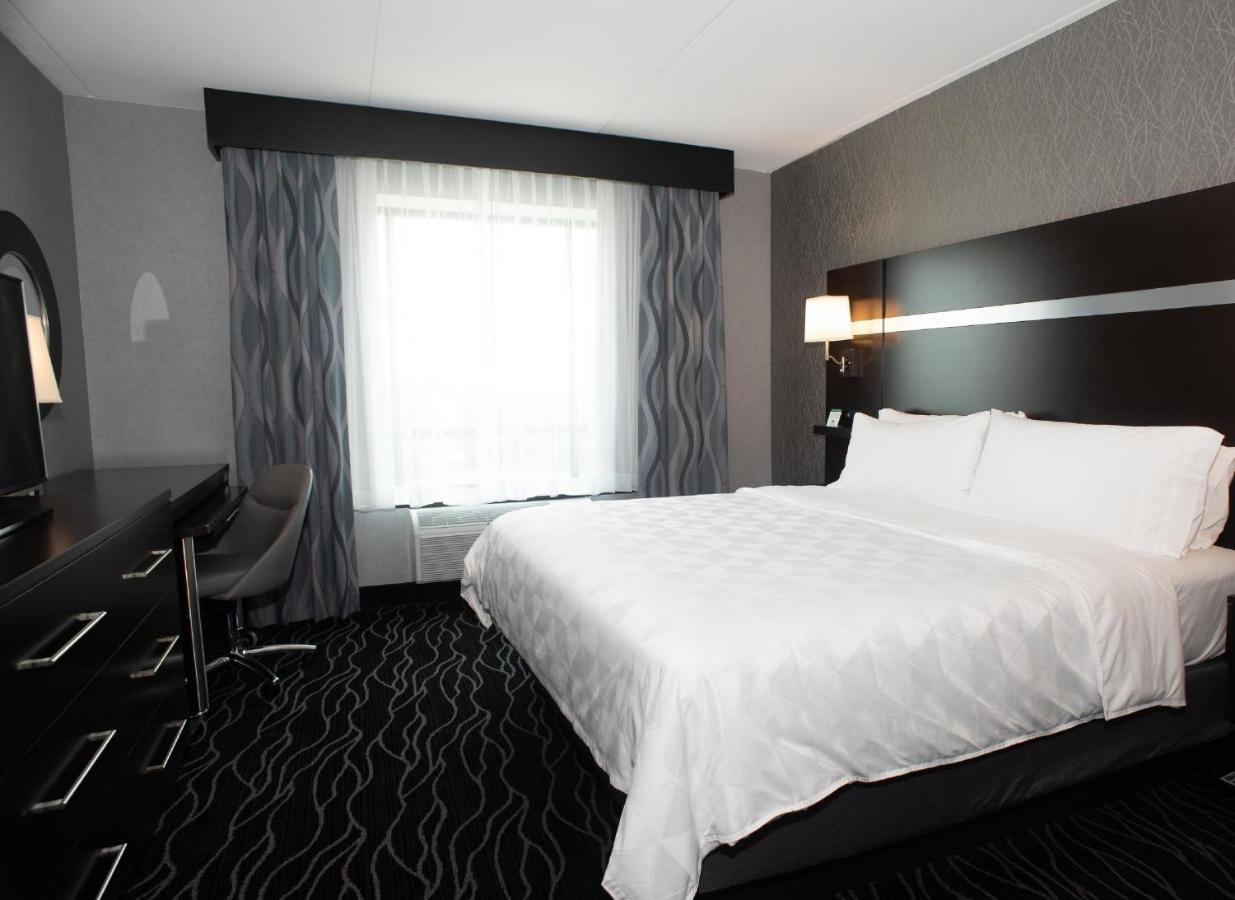 Executive King Room at Holiday Inn & Suites - Joliet Southwest by IHG