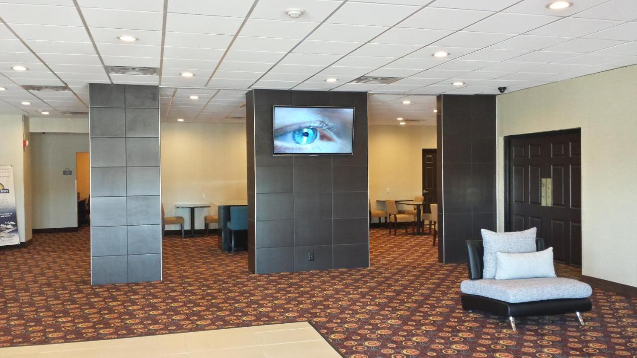 | Days Inn by Wyndham Henryetta