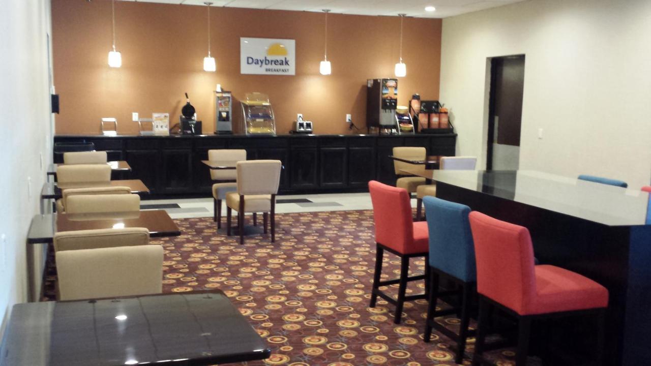 | Days Inn by Wyndham Henryetta