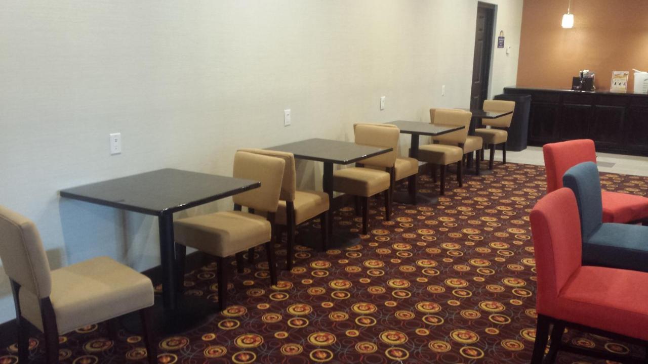| Days Inn by Wyndham Henryetta
