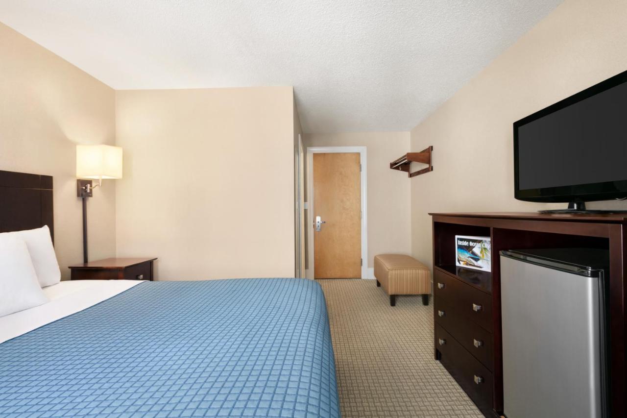 King Room - Limited Ocean View at Harrison Hall Hotel
