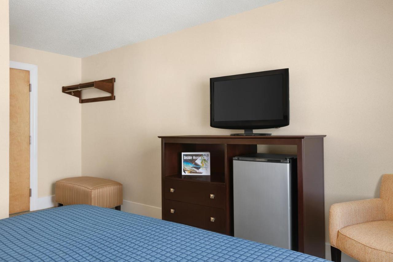 King Room - Limited Ocean View at Harrison Hall Hotel