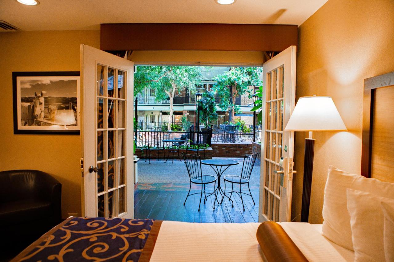 Executive Queen Room with Two Queen Beds at Heritage Inn