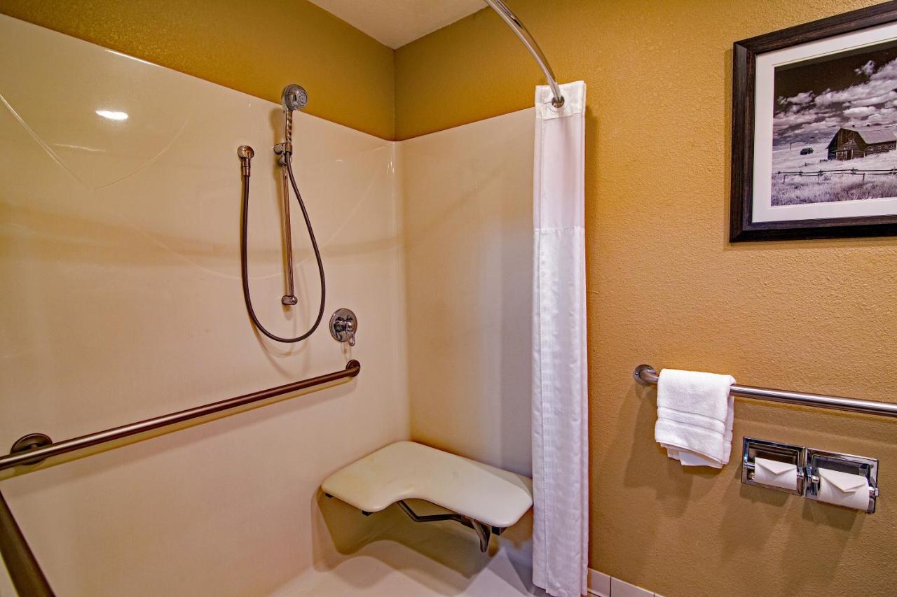Superior King Room at Heritage Inn