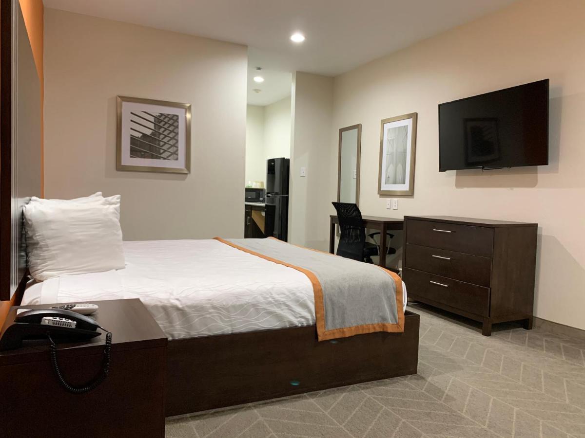 | Scottish Inn & Suites - IAH Airport
