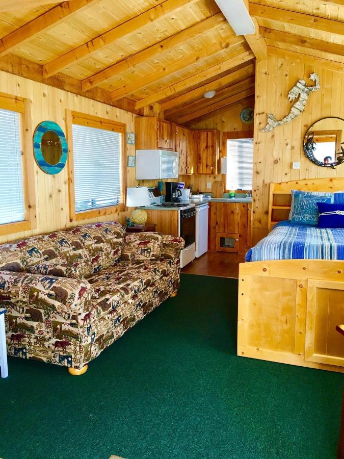  | Driftwood Inn