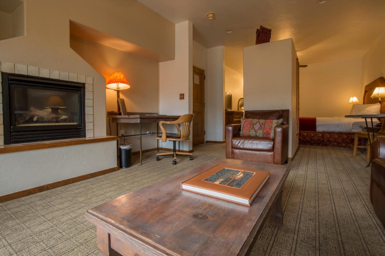 Navajo Junior Suite at Table Mountain Inn