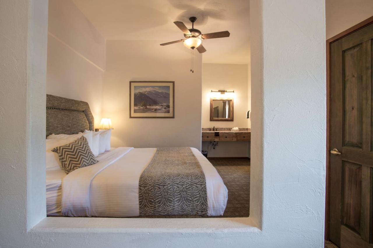 Traditional Mini Suite at Table Mountain Inn