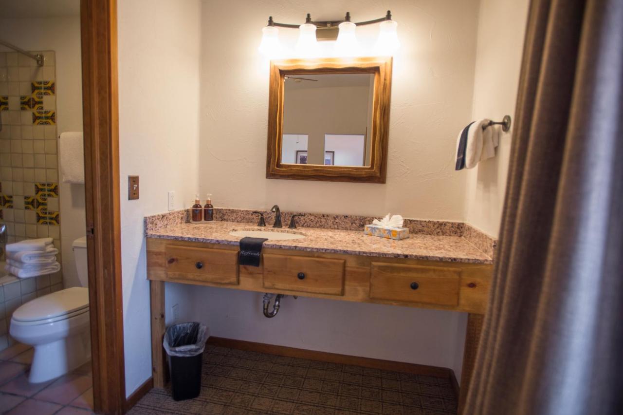 Traditional Mini Suite at Table Mountain Inn