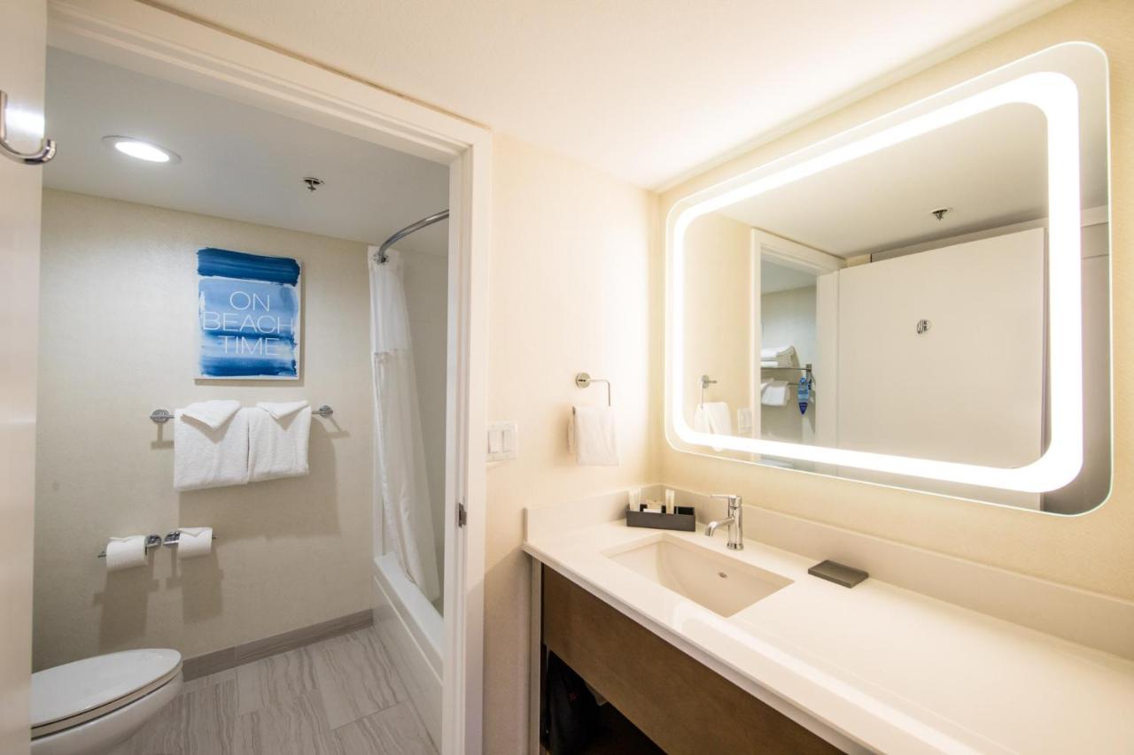 King Room at SeaCrest OceanFront Hotel