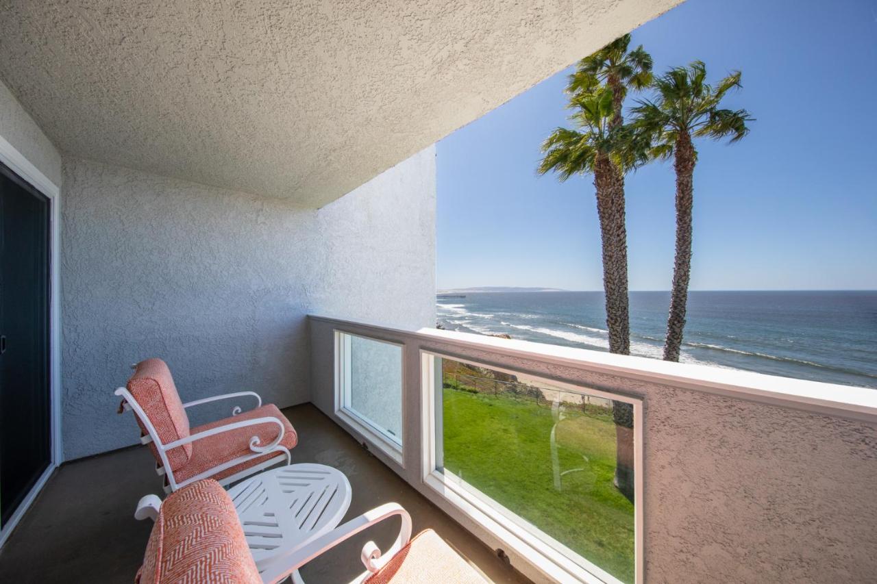 Deluxe King Room with Ocean View at SeaCrest OceanFront Hotel