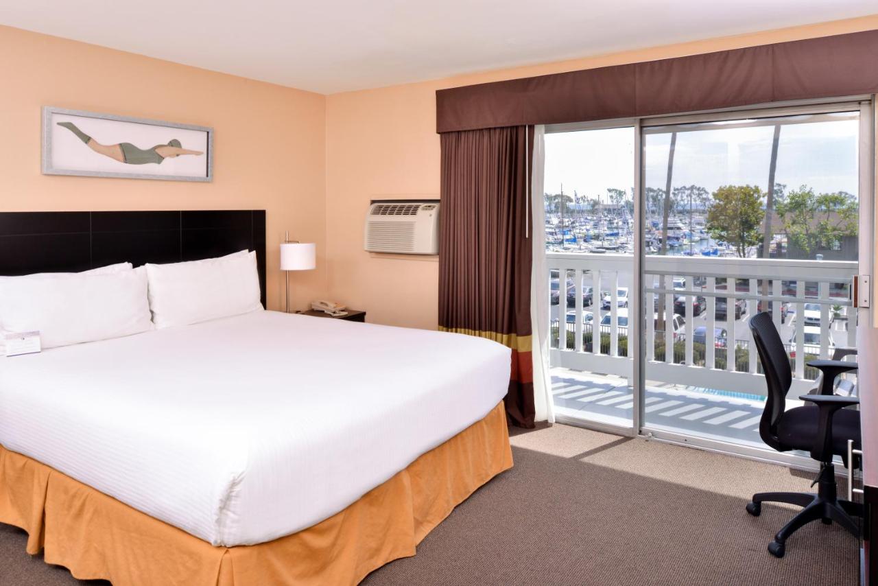 King Room with Harbor View at Dana Point Marina Inn