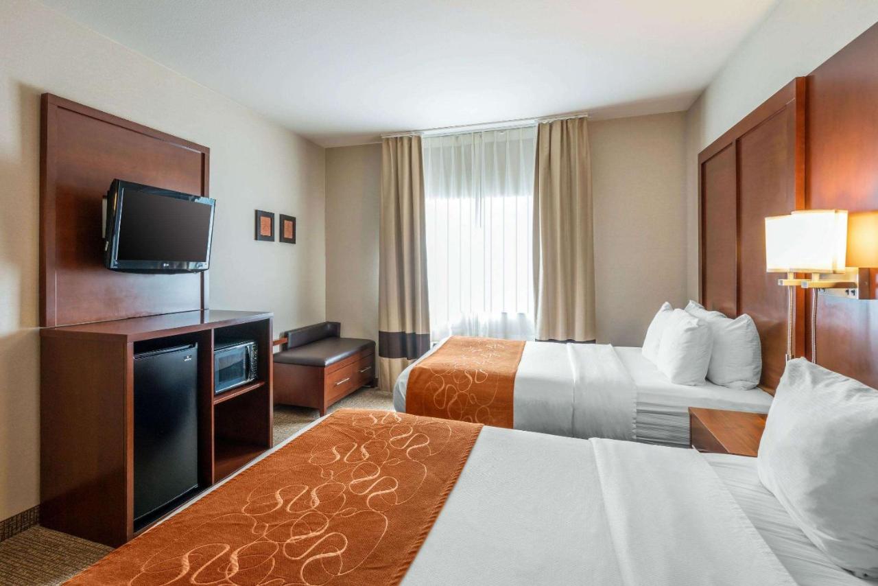 Queen Suite with Two Queen Beds - Non-Smoking at Comfort Suites Yakima
