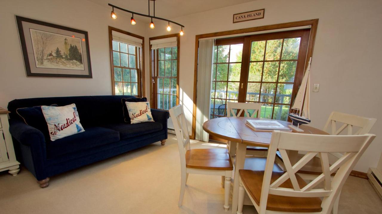 | Baileys Harbor Yacht Club Resort