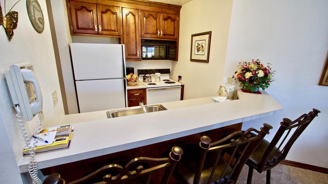 | Baileys Harbor Yacht Club Resort