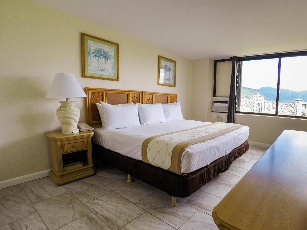 Standard King Room at Waikiki Monarch Hotel