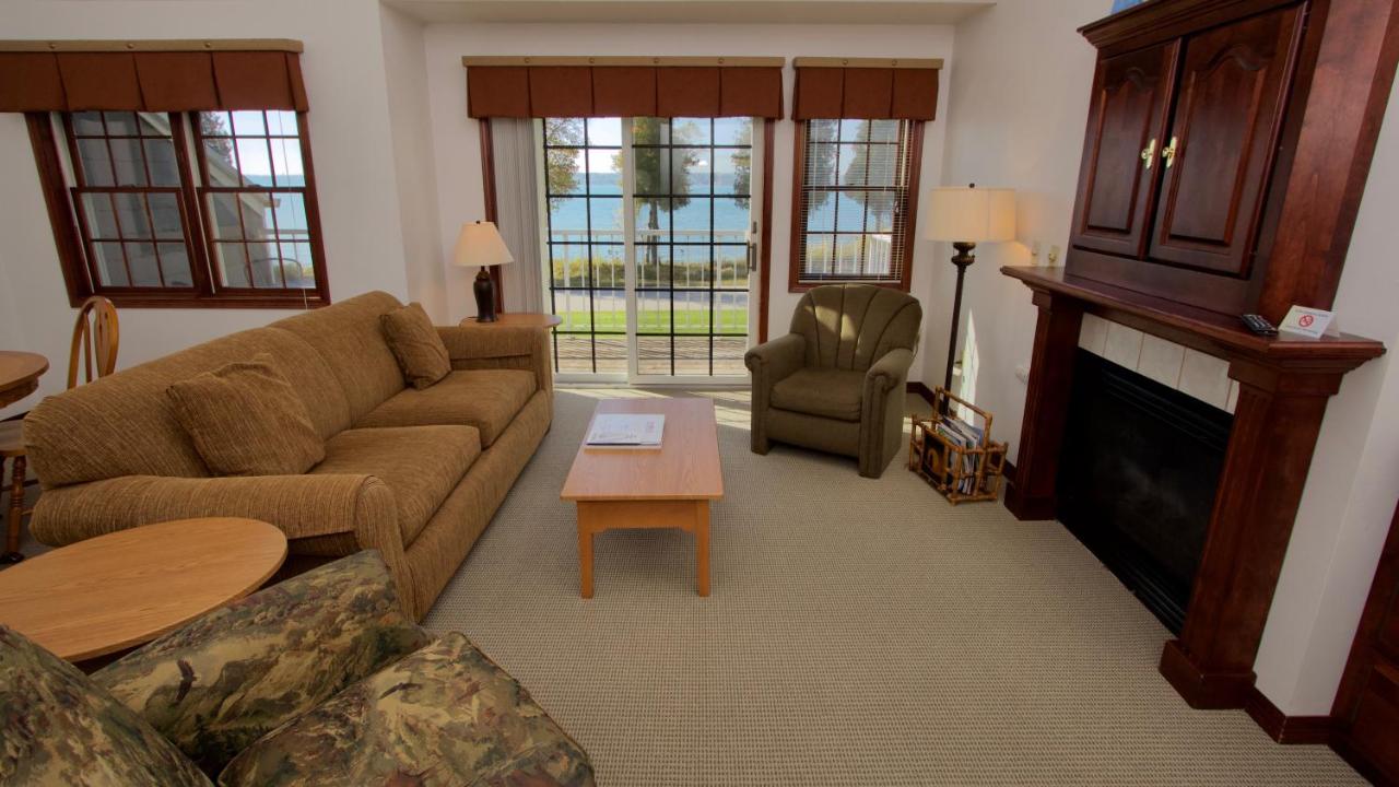 | Baileys Harbor Yacht Club Resort