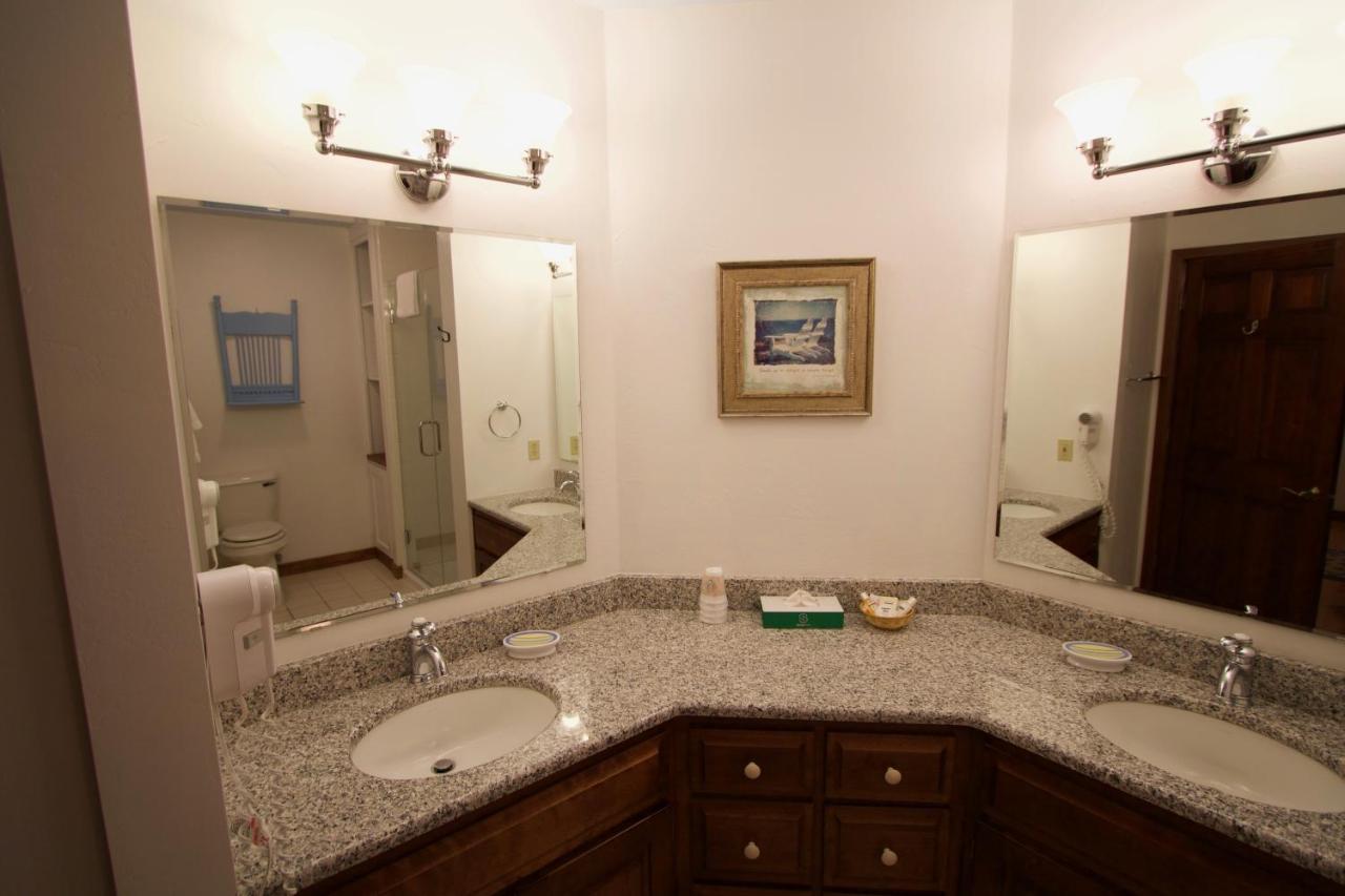 | Baileys Harbor Yacht Club Resort