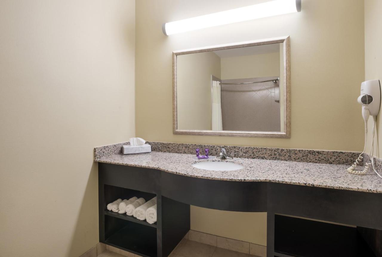 | Knights Inn Bunkie