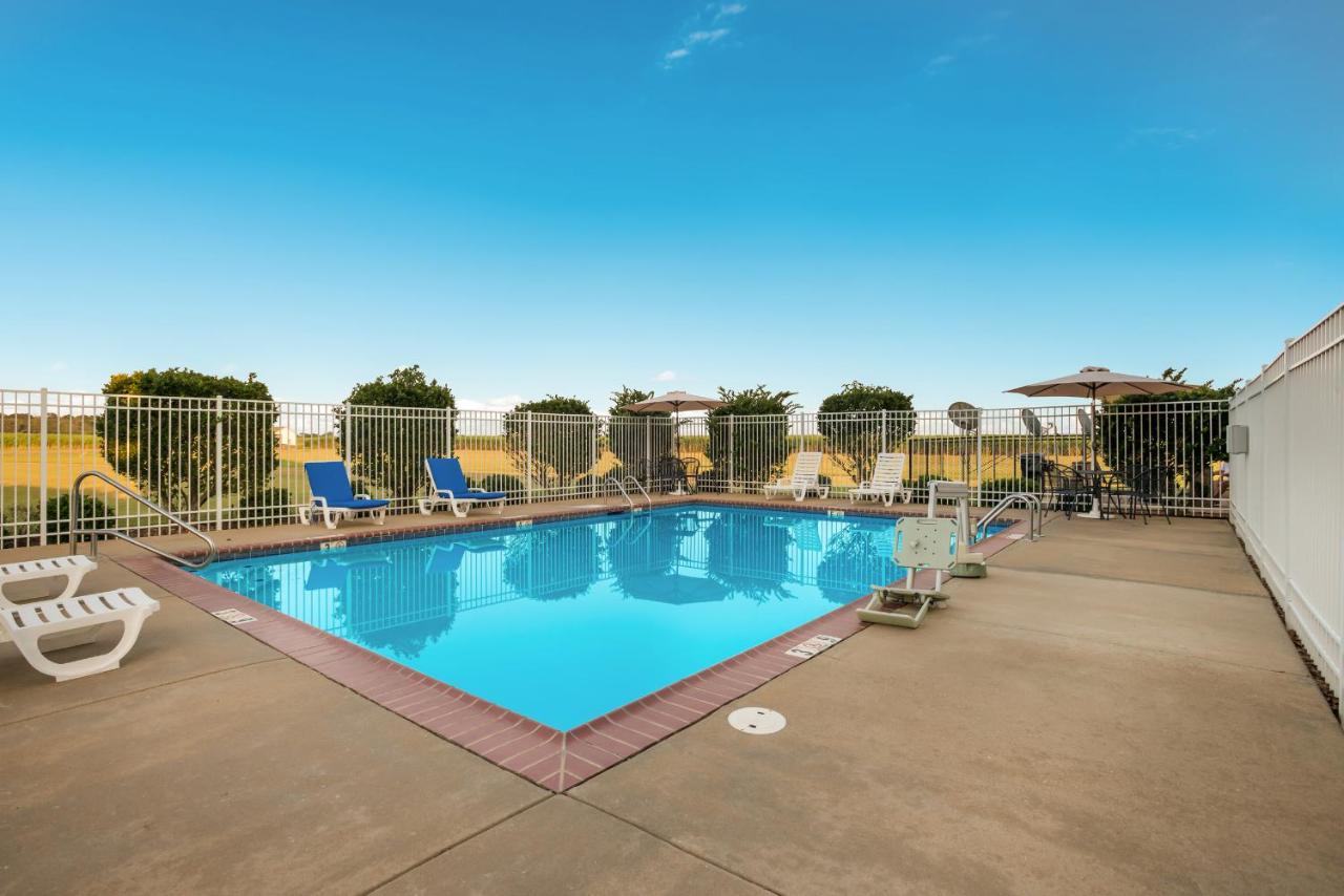 | Knights Inn Bunkie