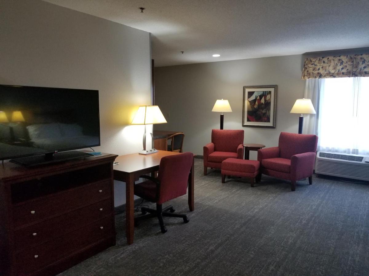 Studio Suite with Two Queen Beds - Non-Smoking at Wingate by Wyndham Savannah I-95 North