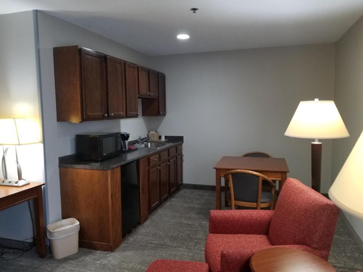 Studio Suite with Two Queen Beds - Non-Smoking at Wingate by Wyndham Savannah I-95 North