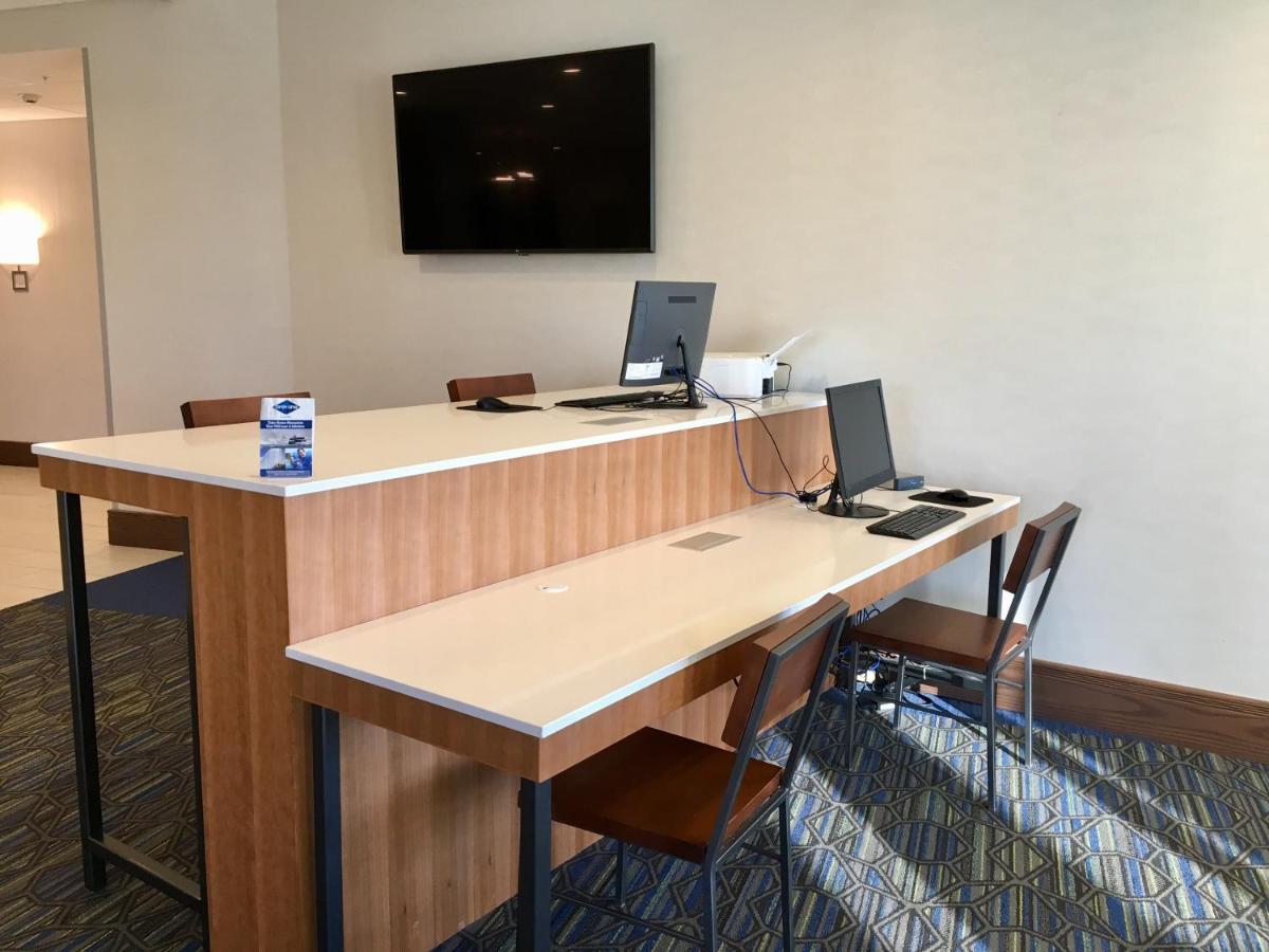 | Holiday Inn Express - Grand Island, an IHG Hotel