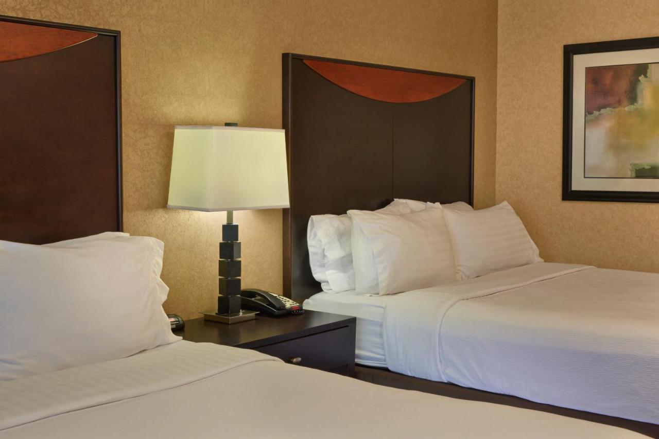 Queen Room with Two Queen Beds at Holiday Inn Jacksonville E 295 Baymeadows by IHG