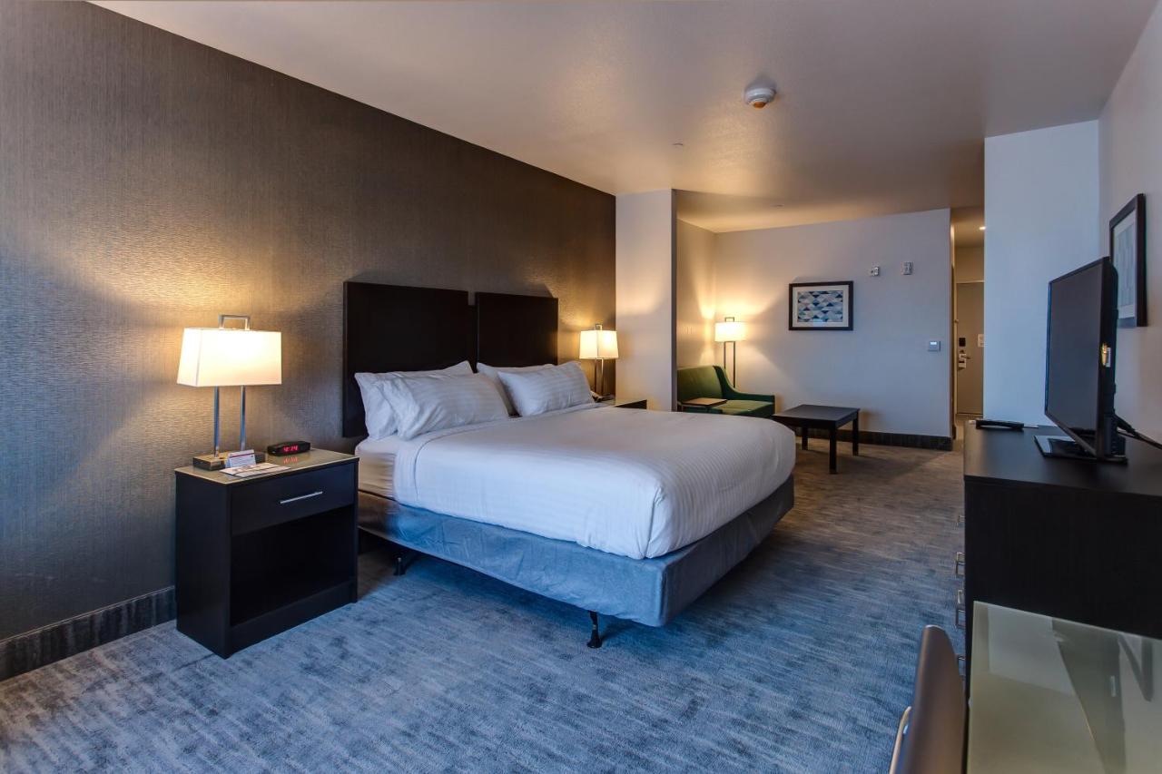 King Suite at Holiday Inn Express & Suites Gatesville - N. Ft Hood by IHG