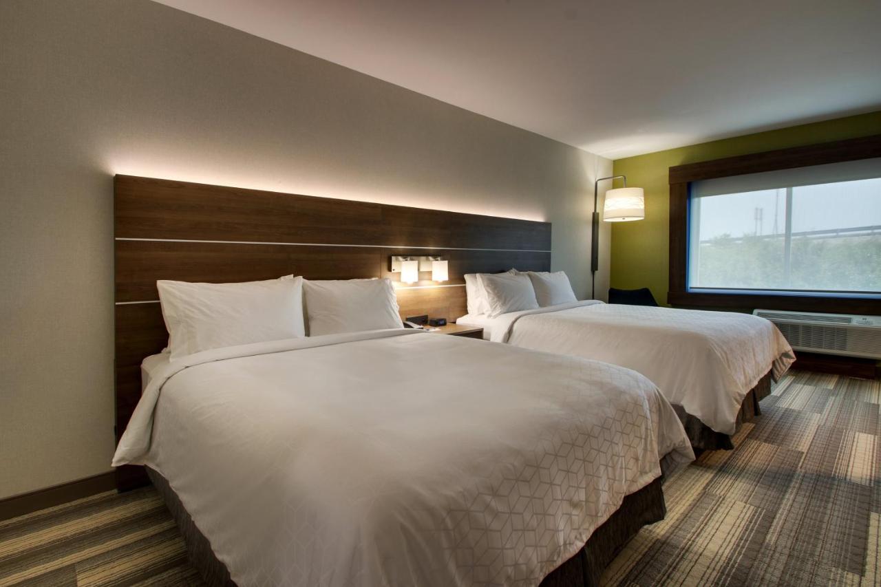 Room with Two Beds - Hearing Accessible - Non-Smoking at Holiday Inn Express Lexington East - Winchester by IHG
