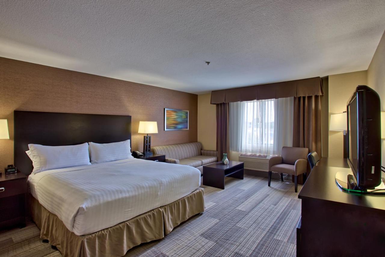  | Holiday Inn Express Costa Mesa