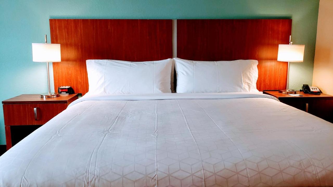 | Holiday Inn Express Hotel & Suites Jacksonville South I-295, an IHG Hotel