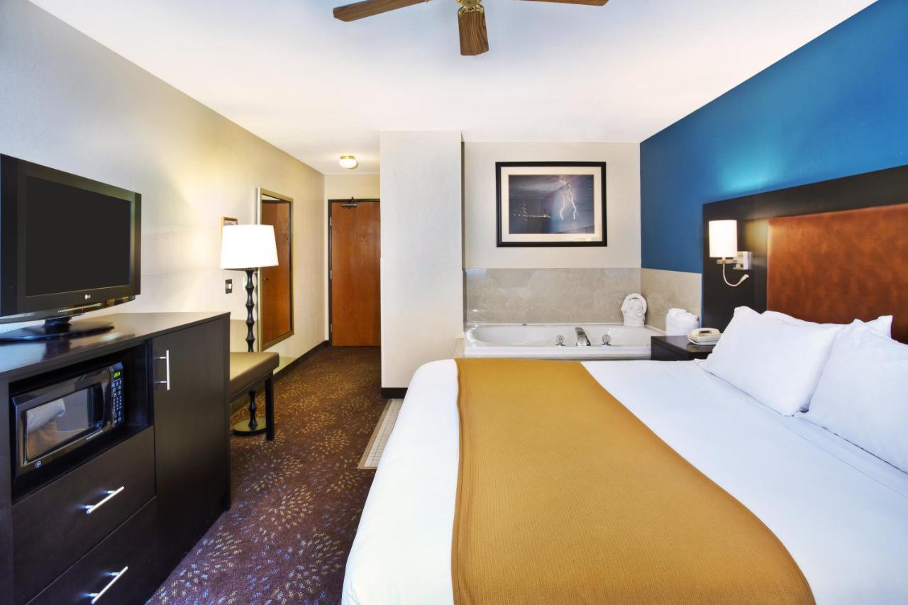 Other Suite - Non-Smoking at Holiday Inn Express Mackinaw City by IHG