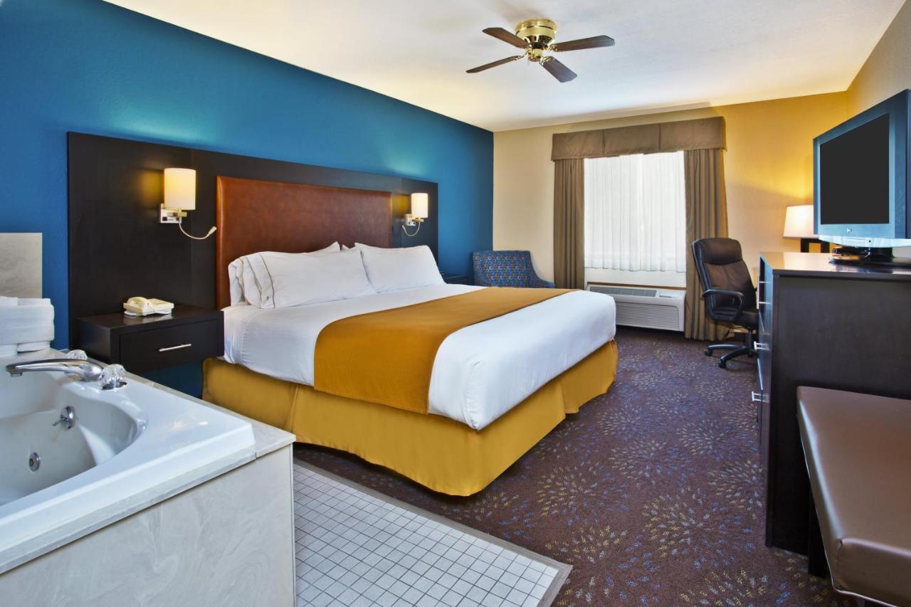 Other Suite - Non-Smoking at Holiday Inn Express Mackinaw City by IHG
