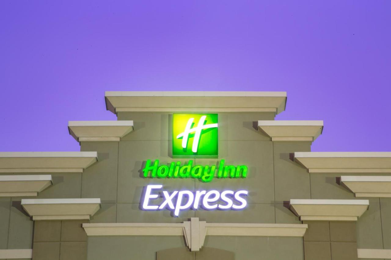  | Holiday Inn Express - Layton