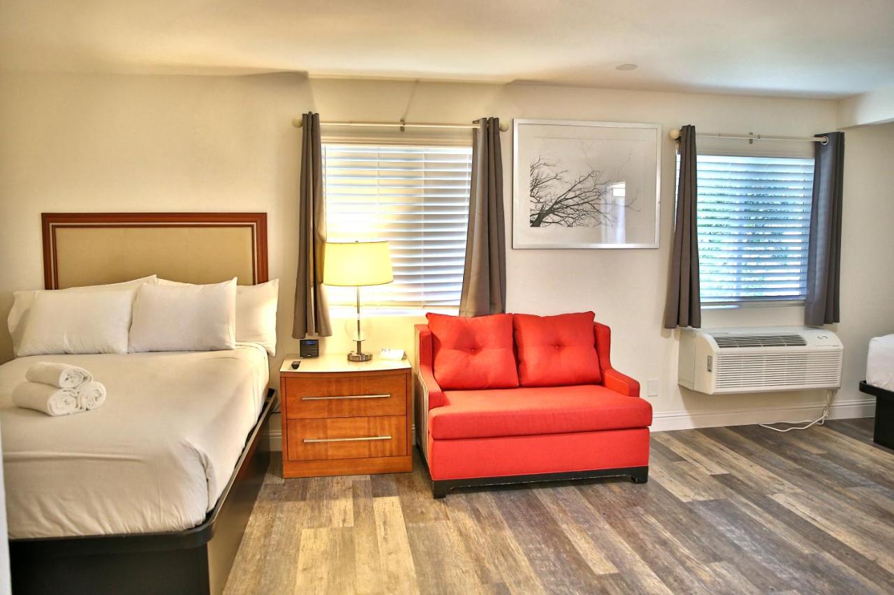 Studio Suite with Two Double Beds - Non-Smoking at Travelodge by Wyndham Crescent City