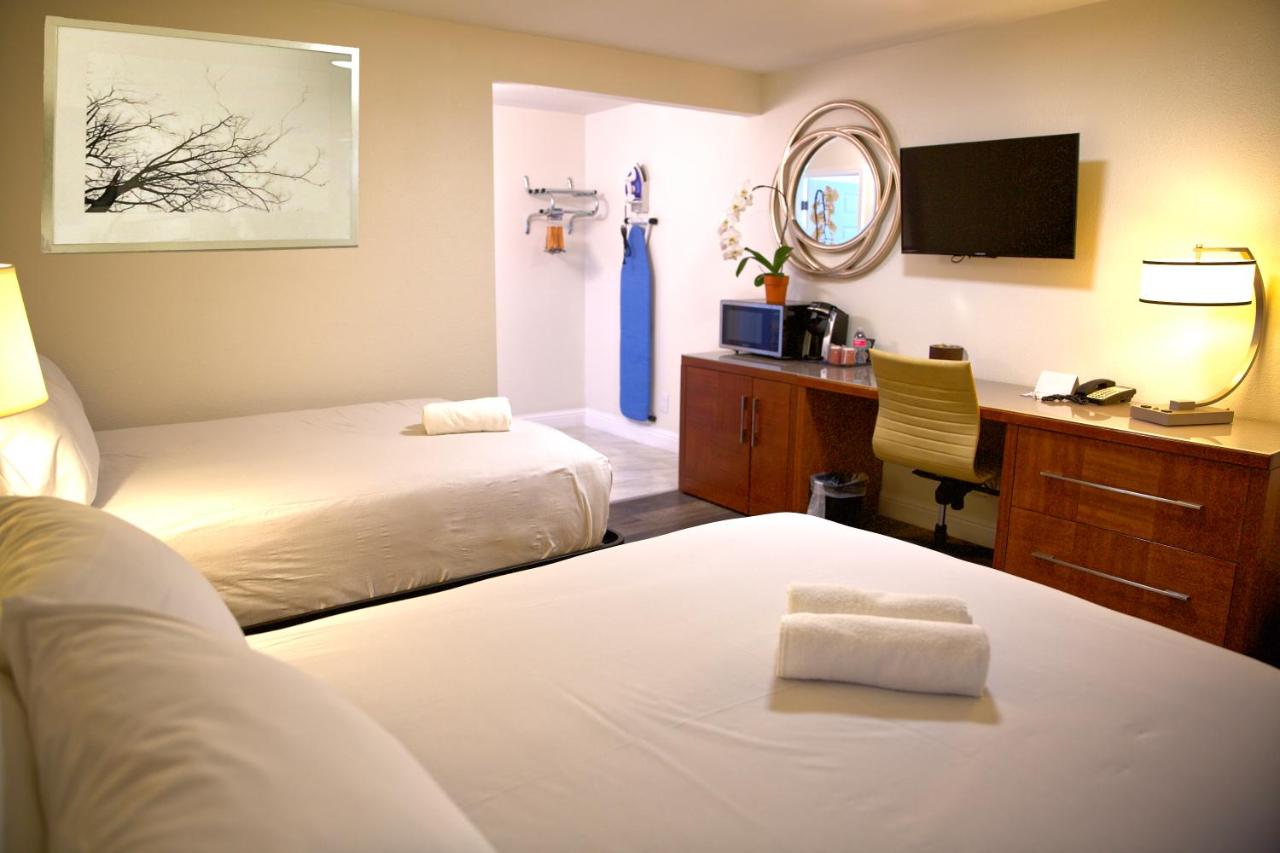 Studio Suite with Two Double Beds - Non-Smoking at Travelodge by Wyndham Crescent City