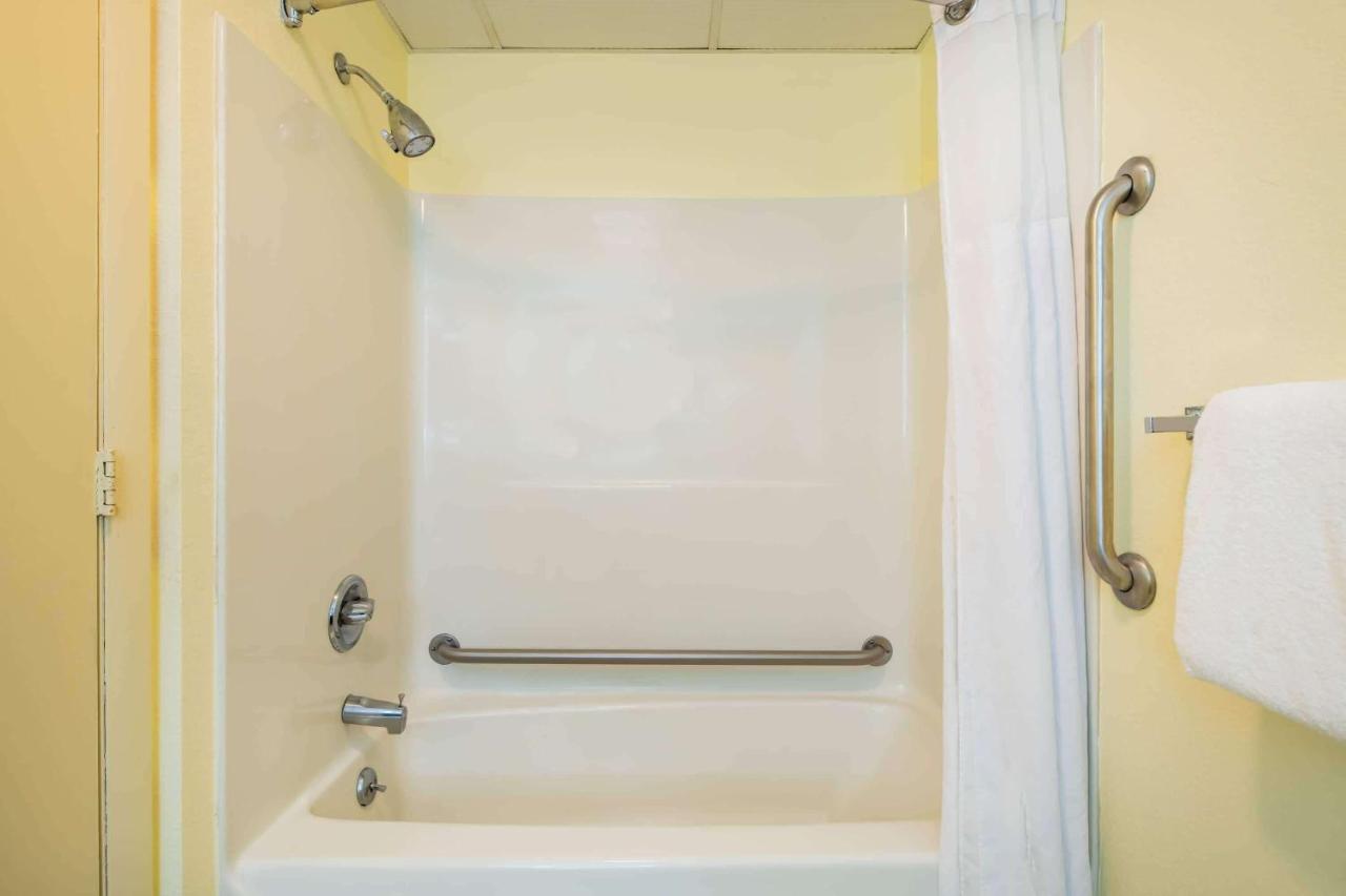 | Ramada by Wyndham Groton