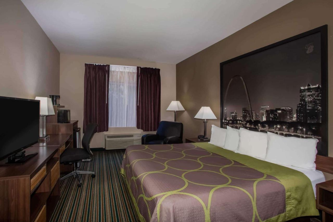 King Room - Non-Smoking at Super 8 by Wyndham Union