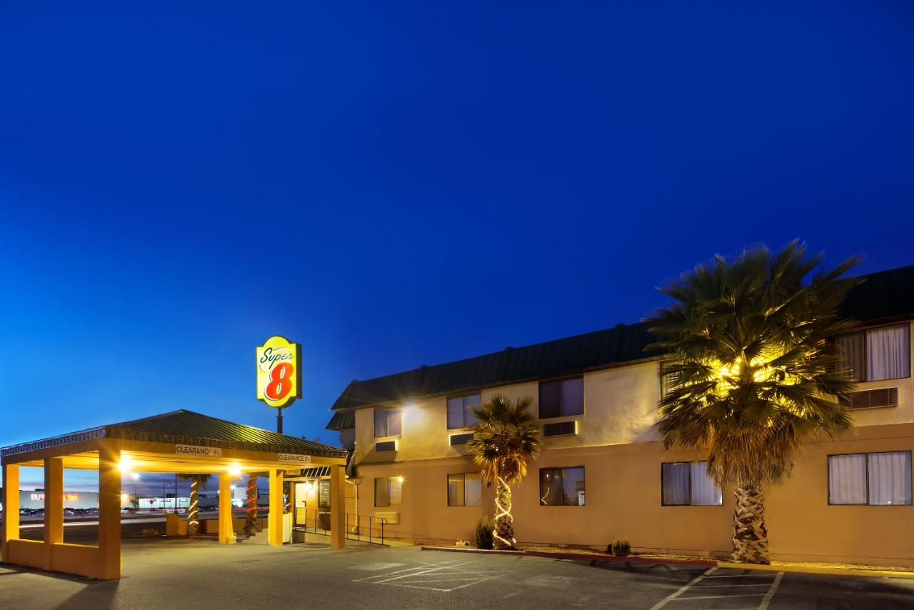King Room- Non-Smoking at Super 8 by Wyndham Alamogordo/White Sands