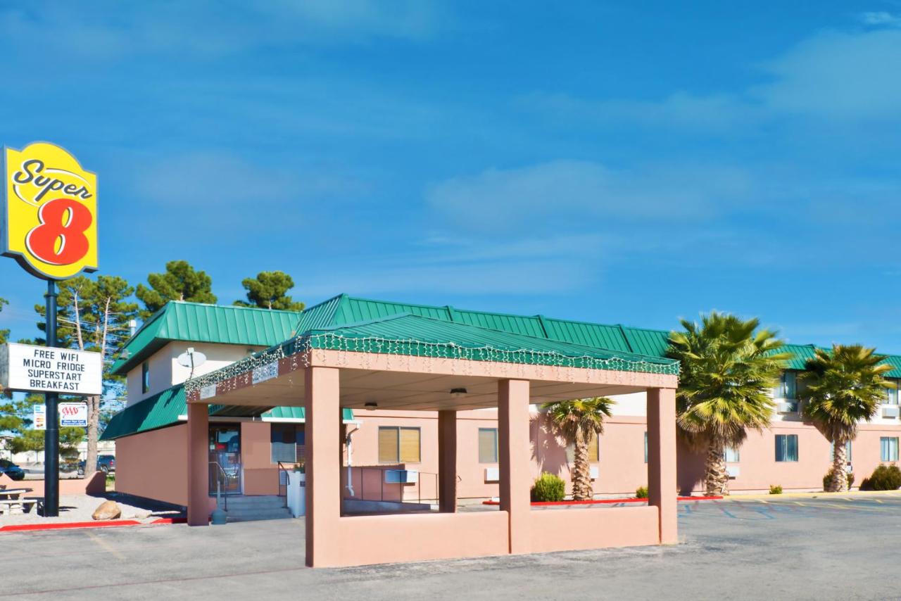 King Room- Non-Smoking at Super 8 by Wyndham Alamogordo/White Sands