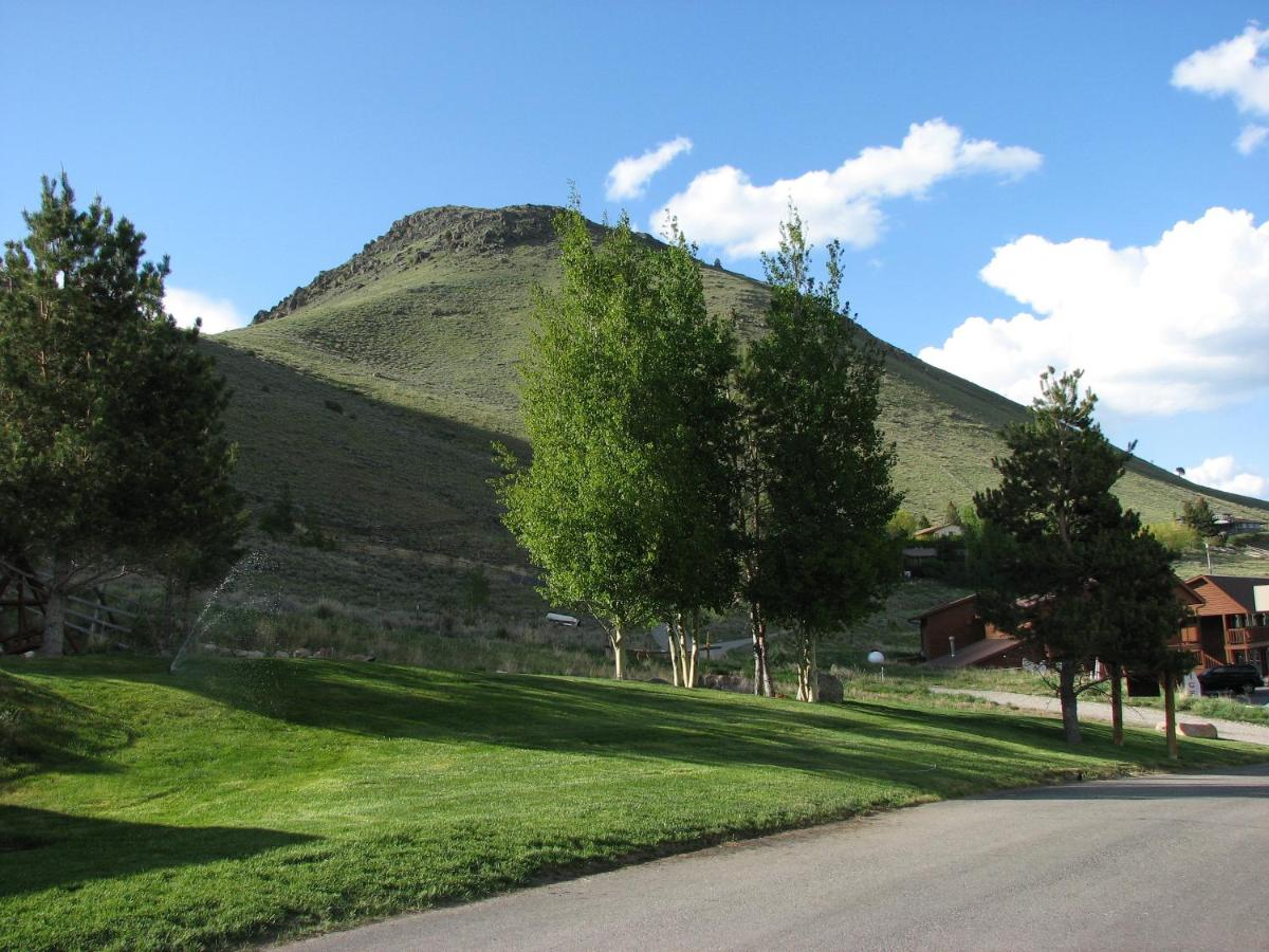  | Elk Refuge Inn